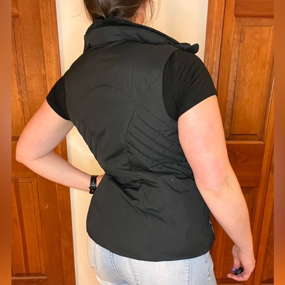 Black Insulated Vest with High Collar - Picture 4 of 7